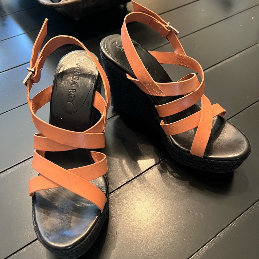Marisa Rey Platform Sandals. - Picture 2 of 10
